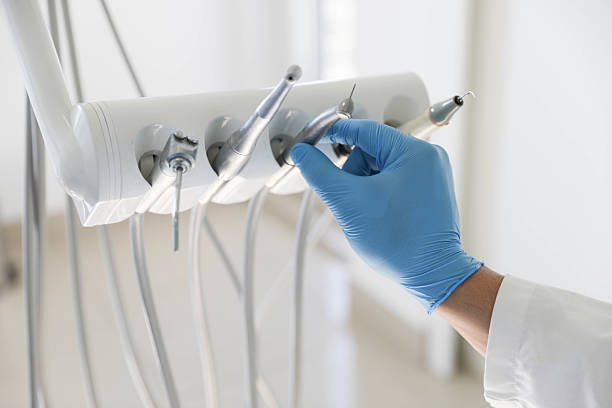 Professional Wisdom Tooth Removal technician working in Quincy, MI